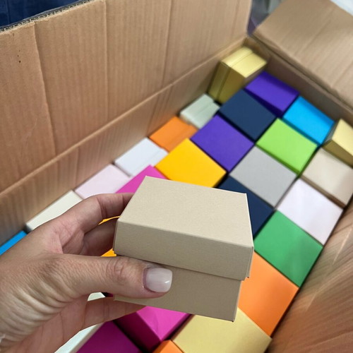 Boxes various colors new, pack of 100, 7x7cm