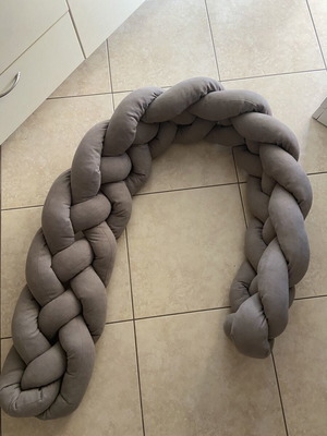 Baby crib bumper like new, 4-strand braid, 2m length