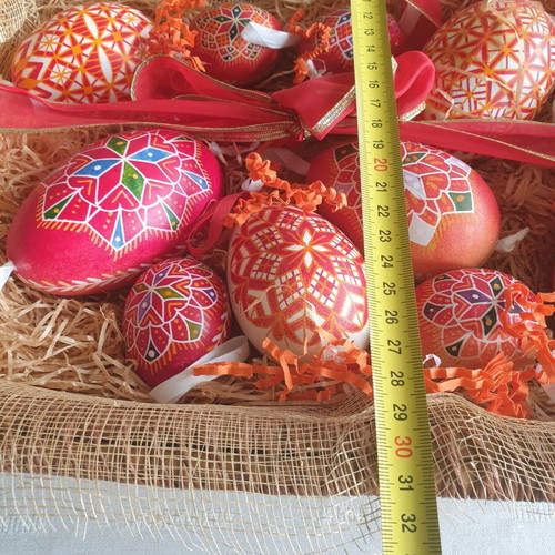 Easter egg basket like new, woven with wooden handles