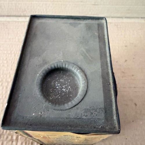 Tin box sealed like new, rare