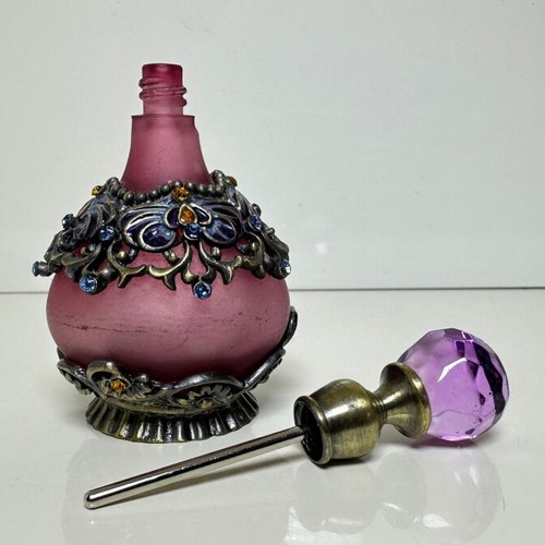 Vintage ornate perfume bottle Yufeng 25ml purple