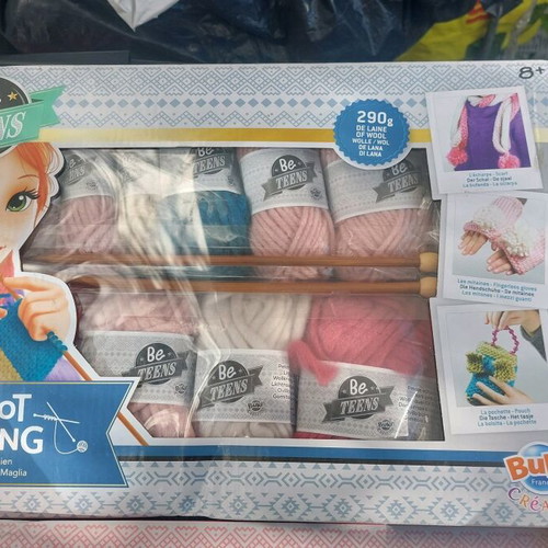 Be Teens Mega Braceletes and Tricot Knitting set new