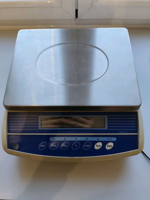 Scale like new
