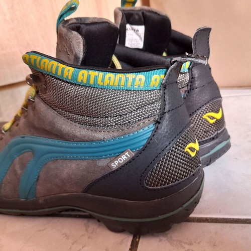Boots used, size 42, gray with wear on front surface