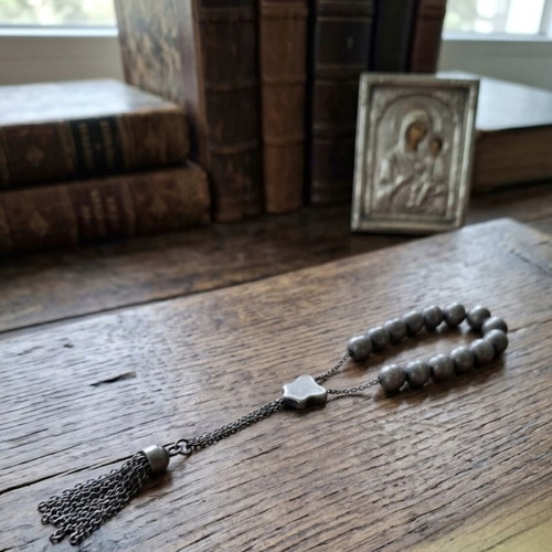 Metal Worry Beads like new, 15 spherical beads with chain