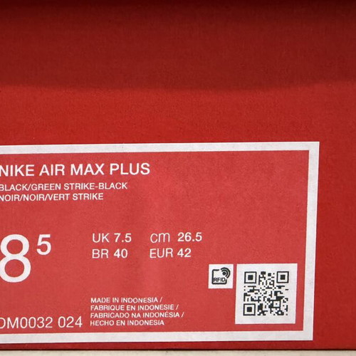 Nike Air Max TN sneakers like new, size 42, black