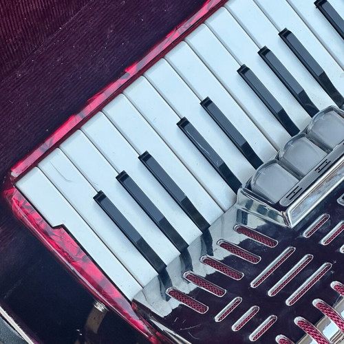 Hohner Student IVN Accordion used, red with case, vintage German