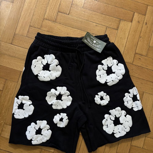 Denim Tears Cotton Wreath sweat shorts, black, size M