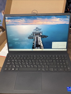 Dell Vostro 3530 лаптоп като ново, i7-1355U, 16GB RAM, 512GB SSD