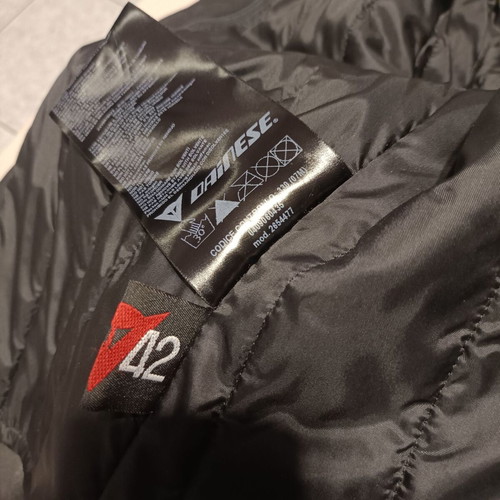 Dainese women's jacket like new with protectors, size 42