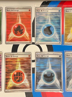Pokémon TCG Holo Energies like new, set of 8 cards from BLK and WHT