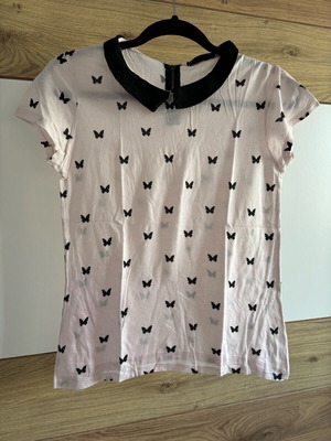Bershka short-sleeve blouse like new, white with black hearts and collar