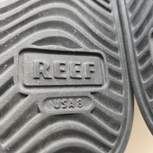 Reef Oasis men's slides black like new, size USA 8 (40-41)
