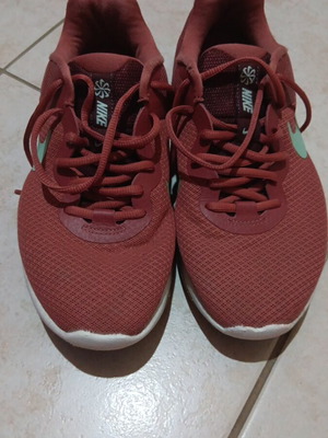 Αθλητικά παπούτσια Nike μεταχειρισμένα, μέγεθος 40