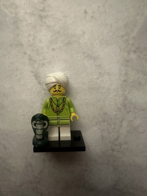 Lego Snake Charmer Minifigure Series 13 like new