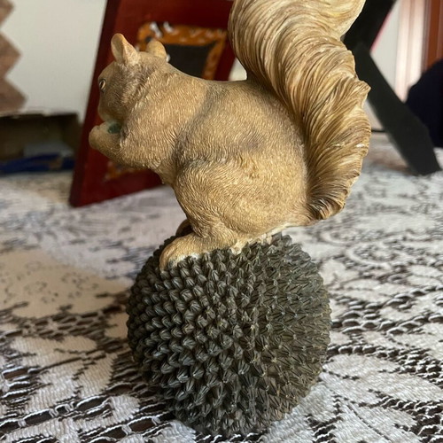 Decorative squirrel like new