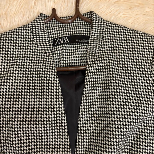 Zara houndstooth blazer with belt XS like new, black and white