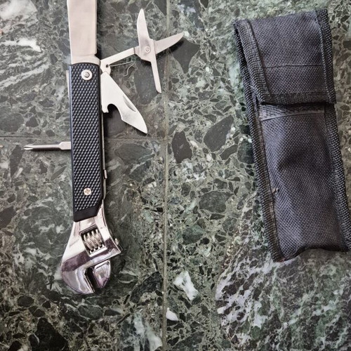 Multitool knife like new