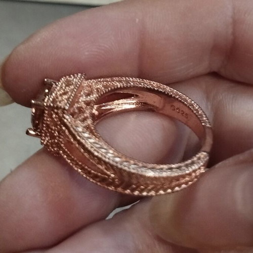 Elegance rose gold ring with yellow stone, size 18 mm