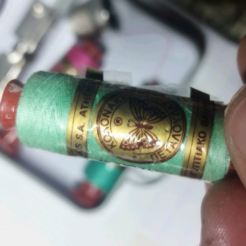 Vintage threads like new, three spools with free thimble