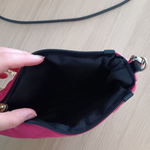 Fuchsia shoulder bag like new, stylish and high quality