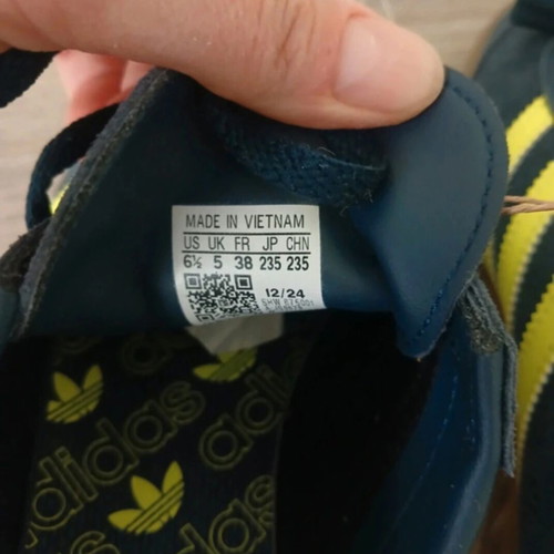 Adidas athletic shoes, size 38, blue