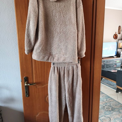 Fuzzy tracksuit set like new, beige and brown