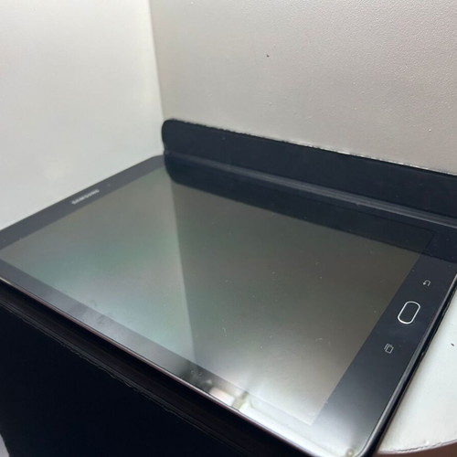 Samsung Galaxy Tab S2 9.7 inch tablet with 128GB SD card
