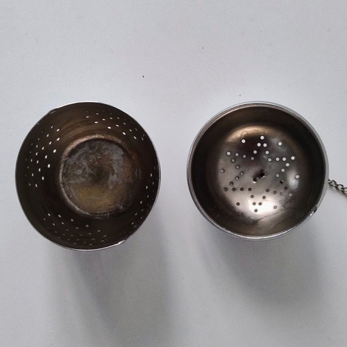 Large stainless steel tea and herb infuser ball with chain, like new