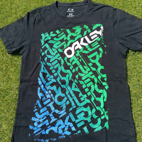 Oakley vintage black t-shirt like new, medium slim fit