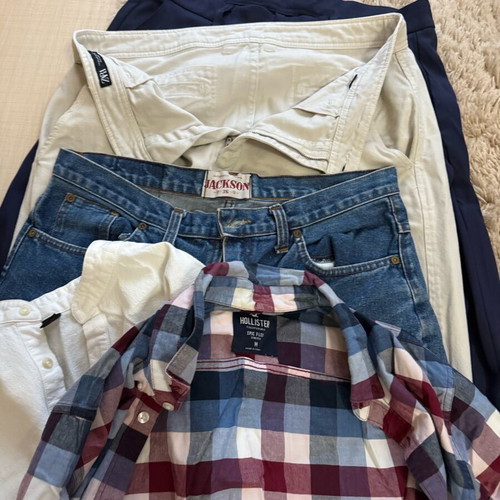 Men's pack of 3 pants and 2 shirts like new, Hollister
