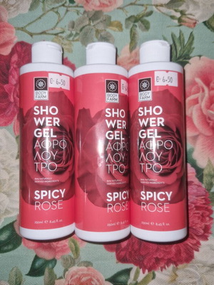 Spicy Rose shower gels new, set of 3