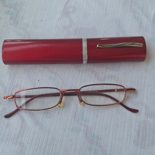 Eyeglasses +2.50 red like new