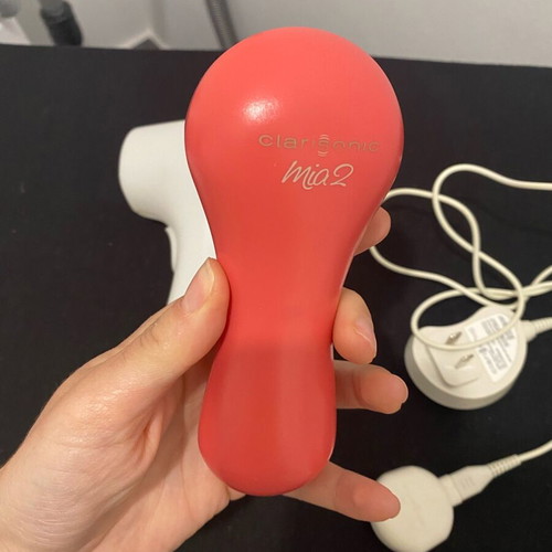 Clarisonic Mia 2 Skin Care System used with case without brush head