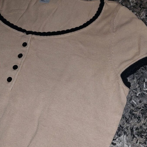 H&M women's blouse size M like new, pullover style black and beige