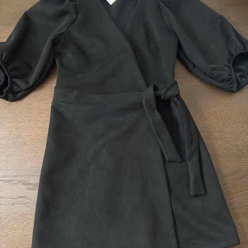 Anel black suede one-piece shorts skirt with puff sleeves