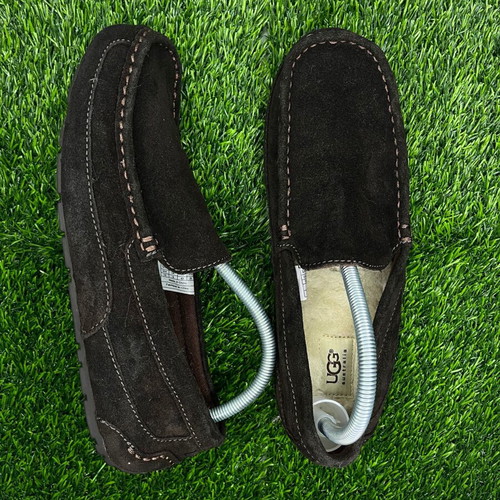 UGG Slip On Moccasin Loafer men's shoes like new, brown, size 43