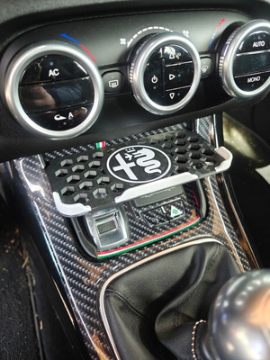 Mobile phone holder for Alfa Romeo Giulietta tray new