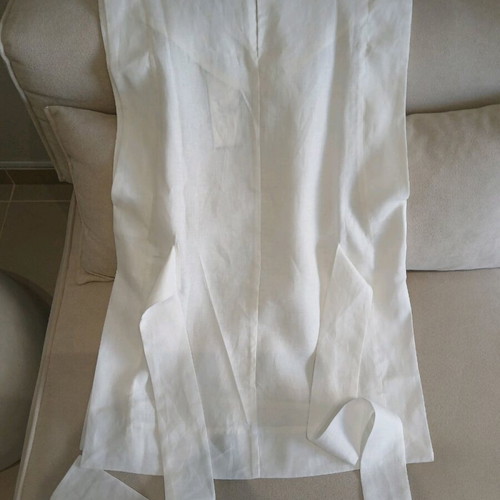Linen sleeveless white top new with belt