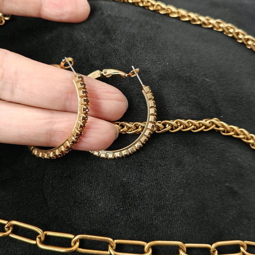 Faux jewellery like new, gold-colored, all together