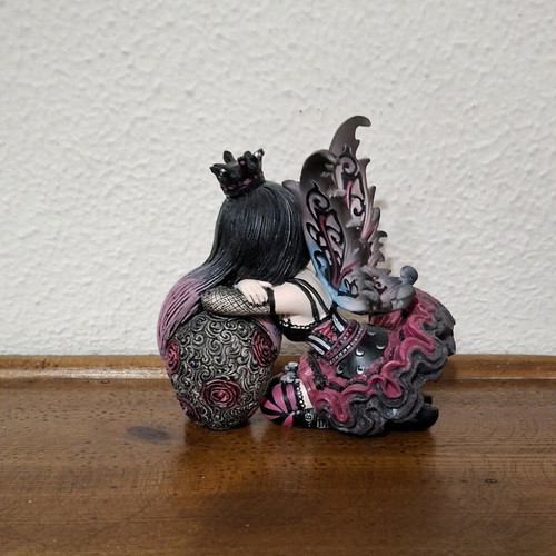 Nemesis Now Lolita Little Shadows figurine like new, gothic