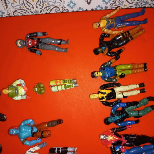 Gi Joe figures used, pack of 21 pieces with weapons