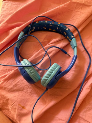 Headphones wired, new, never used
