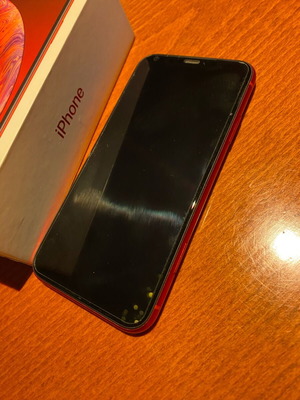 iPhone XR 64 GB used, red, with faulty rear camera