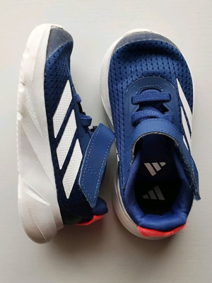 Βρεφικά παπούτσια Adidas νούμερο 23 σαν καινούργια, μπλε και άσπρα