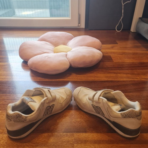 New Balance sneakers used, size 35, off-white