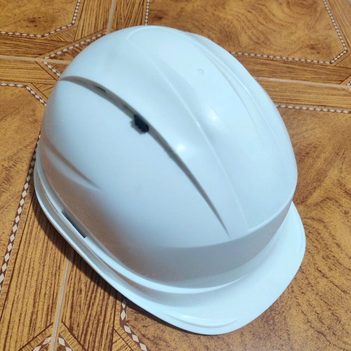 Deltaplus Construction Helmet PPE Safety Hat like new, adjustable, lightweight