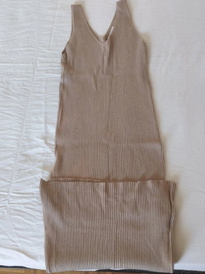 Beige dress used, one size, stretchy