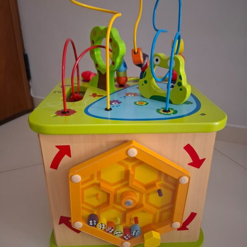 Hape Totally Amazing wooden activity cube Country Critters
