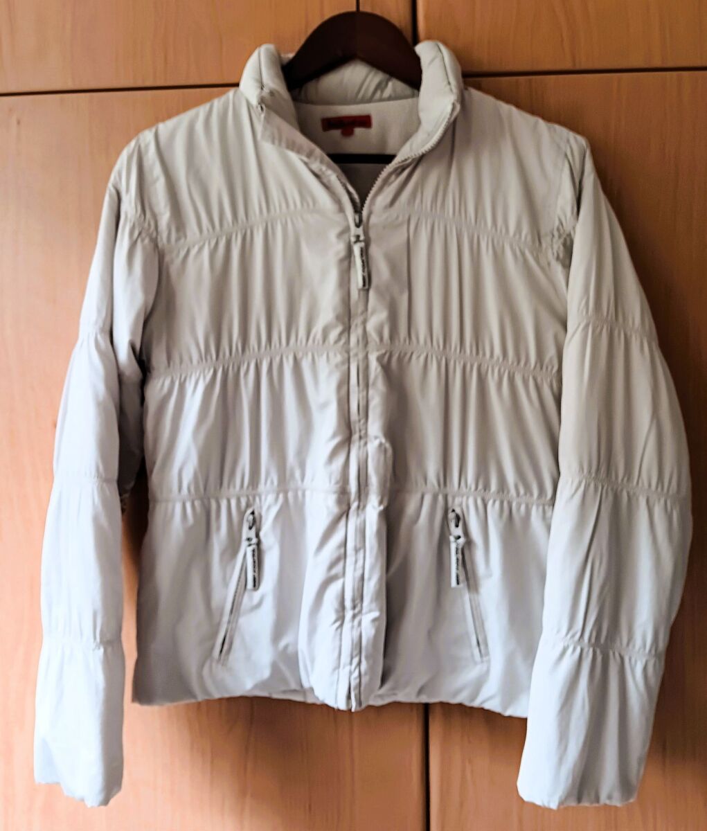 Best Mountain jacket used, size M, ice… - € 4,50 - Vendora.cy